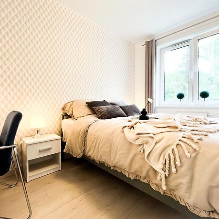 Апартаменты Walk To Park, Modern 2Bd Kitchen! Balcony, Parking Вроцлав Экстерьер фото