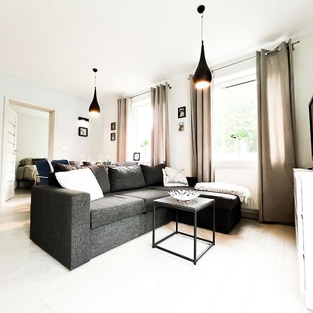 Апартаменты Walk To Park, Modern 2Bd Kitchen! Balcony, Parking Вроцлав Экстерьер фото