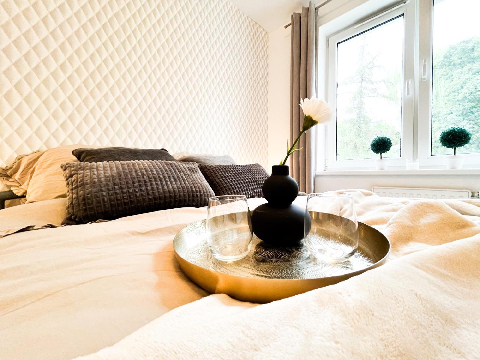 Апартаменты Walk To Park, Modern 2Bd Kitchen! Balcony, Parking Вроцлав Экстерьер фото