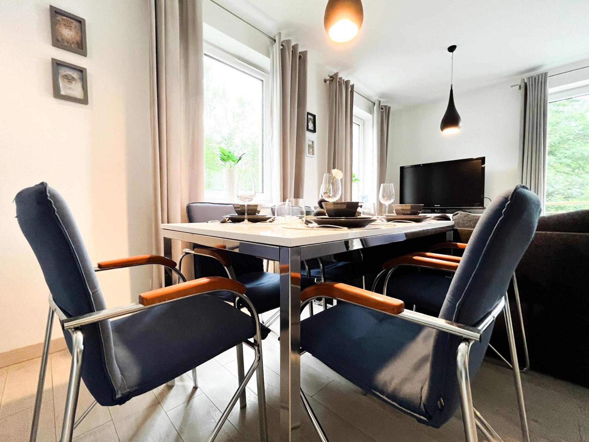 Апартаменты Walk To Park, Modern 2Bd Kitchen! Balcony, Parking Вроцлав Экстерьер фото