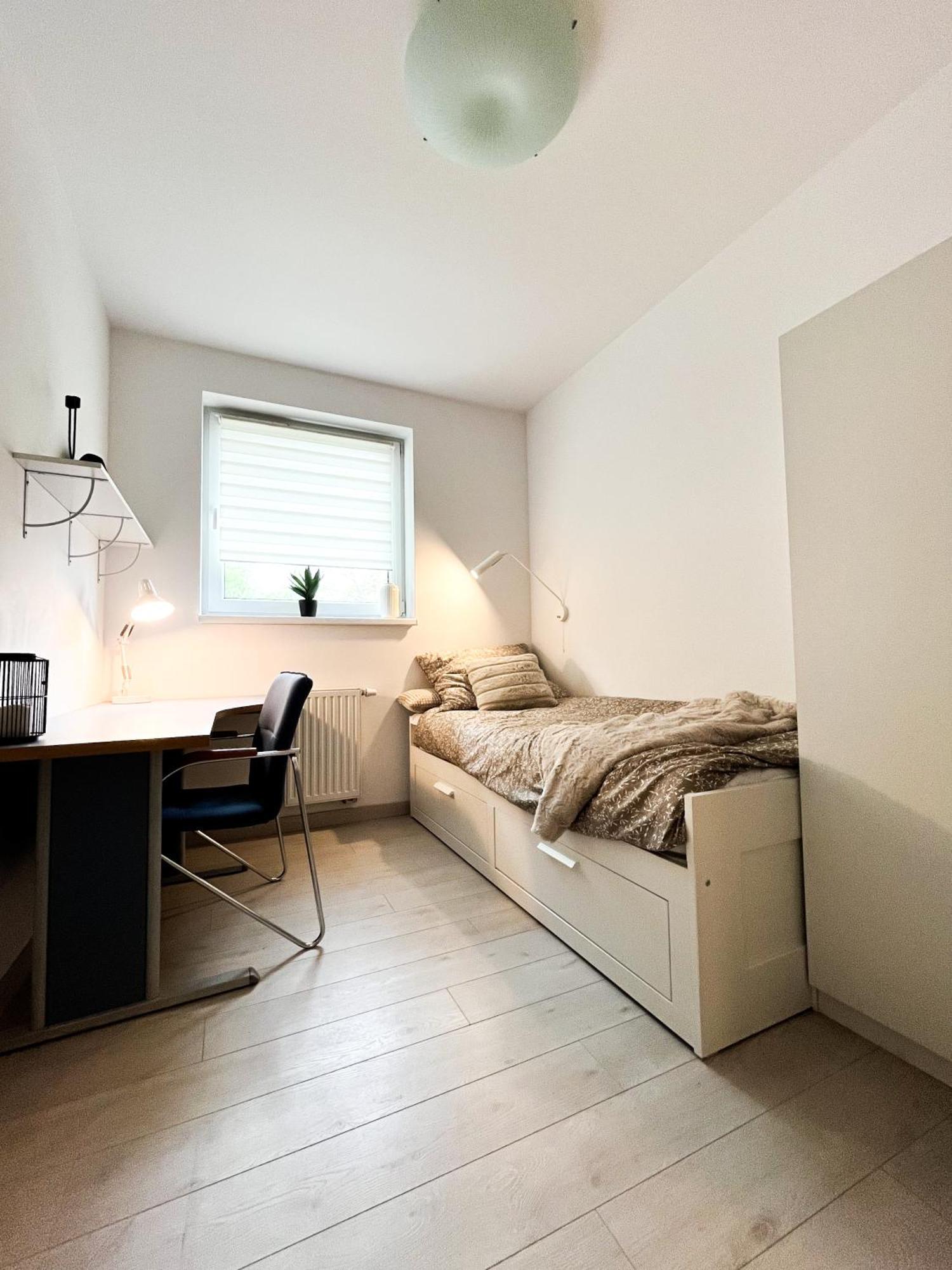Апартаменты Walk To Park, Modern 2Bd Kitchen! Balcony, Parking Вроцлав Экстерьер фото