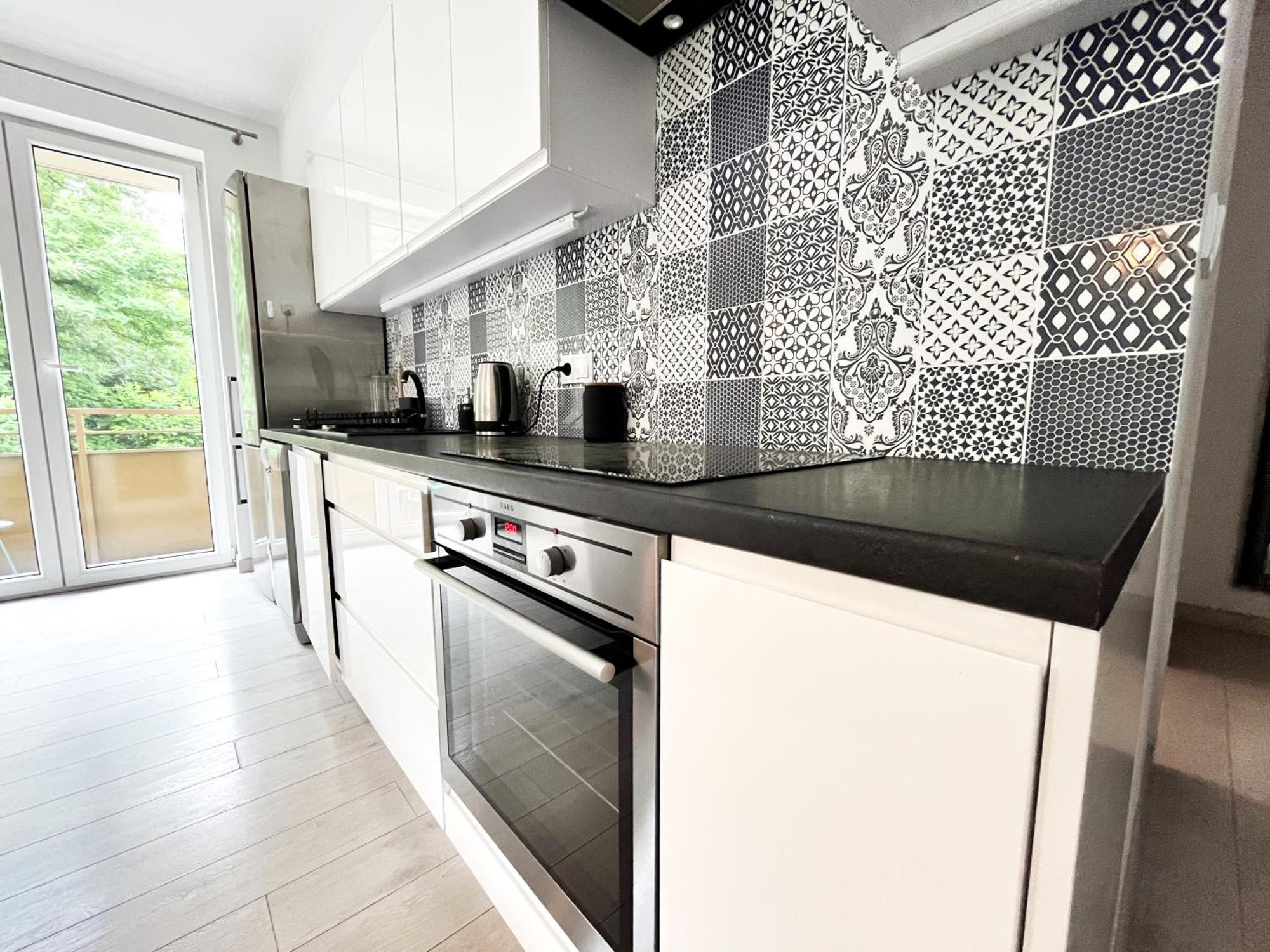 Апартаменты Walk To Park, Modern 2Bd Kitchen! Balcony, Parking Вроцлав Экстерьер фото