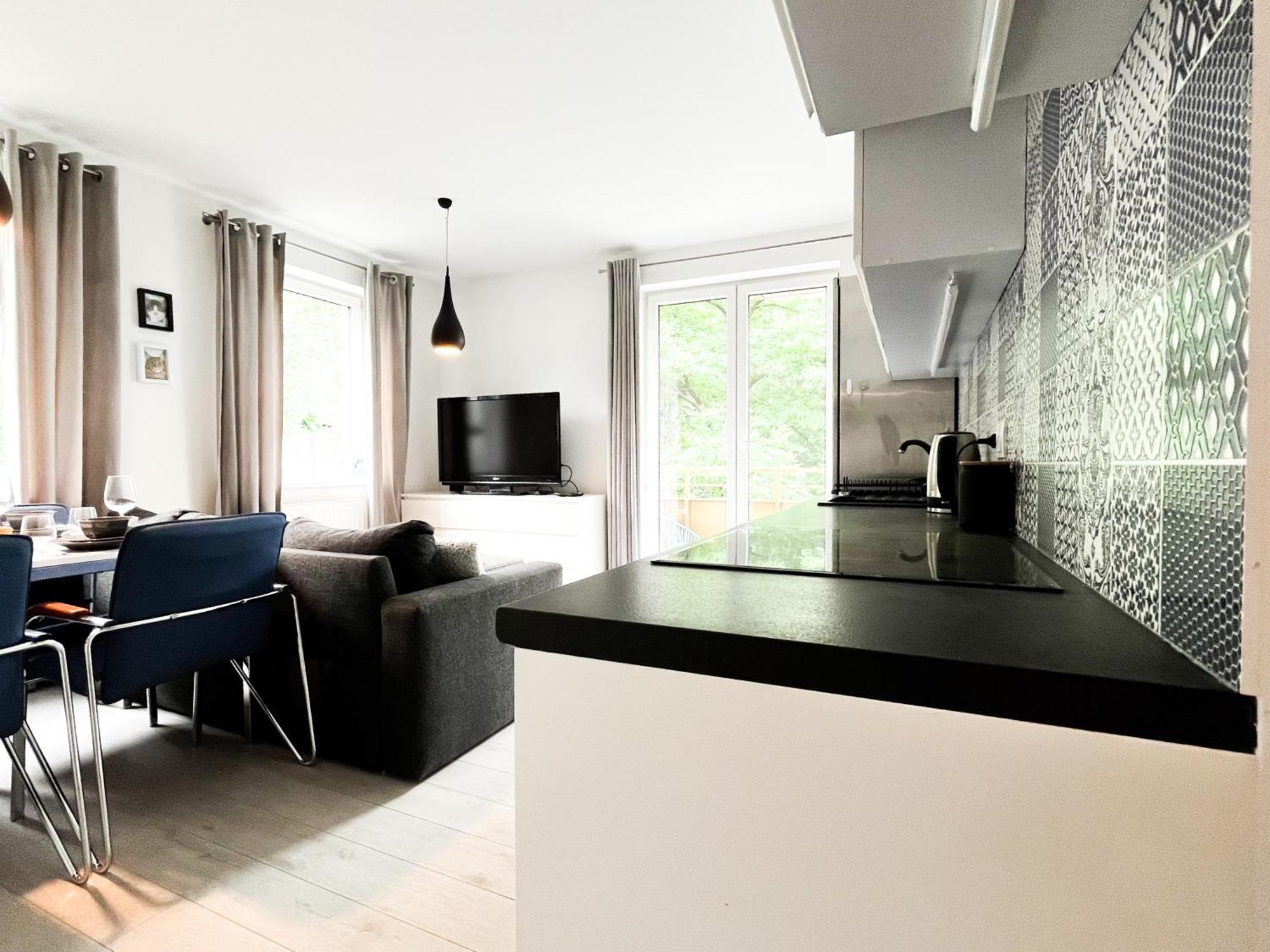 Апартаменты Walk To Park, Modern 2Bd Kitchen! Balcony, Parking Вроцлав Экстерьер фото