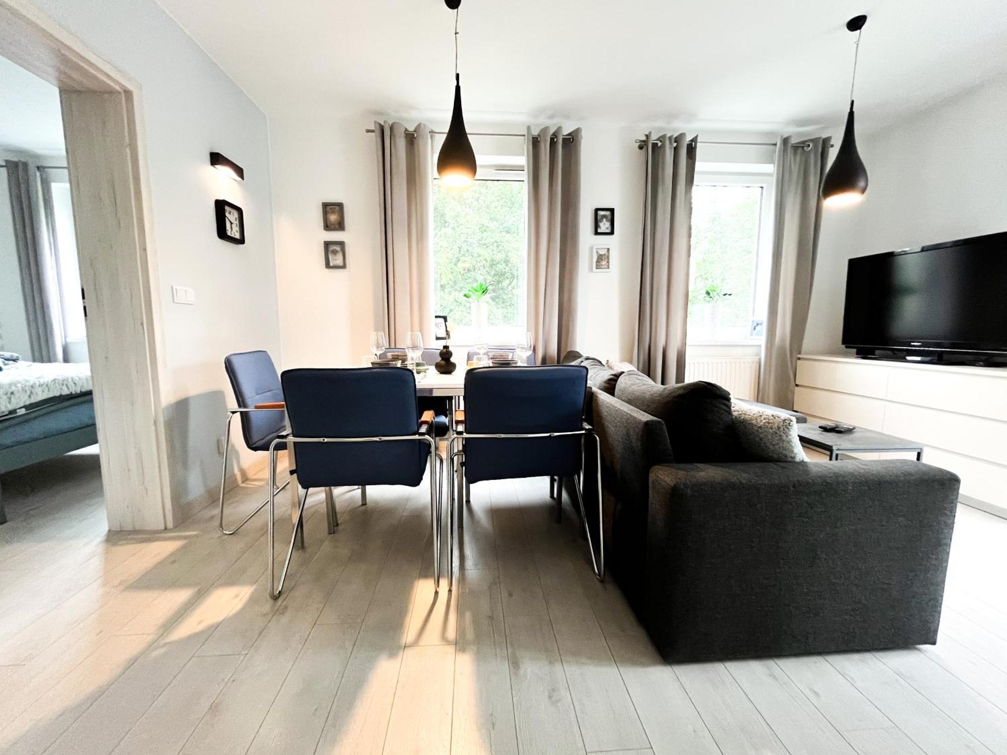 Апартаменты Walk To Park, Modern 2Bd Kitchen! Balcony, Parking Вроцлав Экстерьер фото