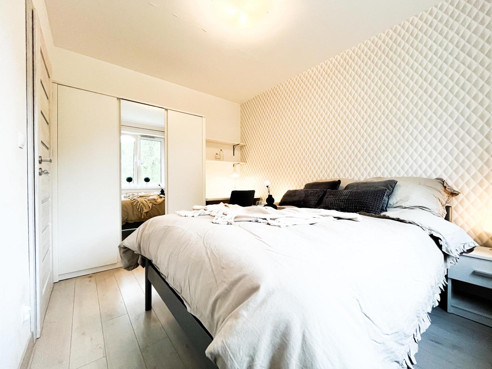 Апартаменты Walk To Park, Modern 2Bd Kitchen! Balcony, Parking Вроцлав Экстерьер фото