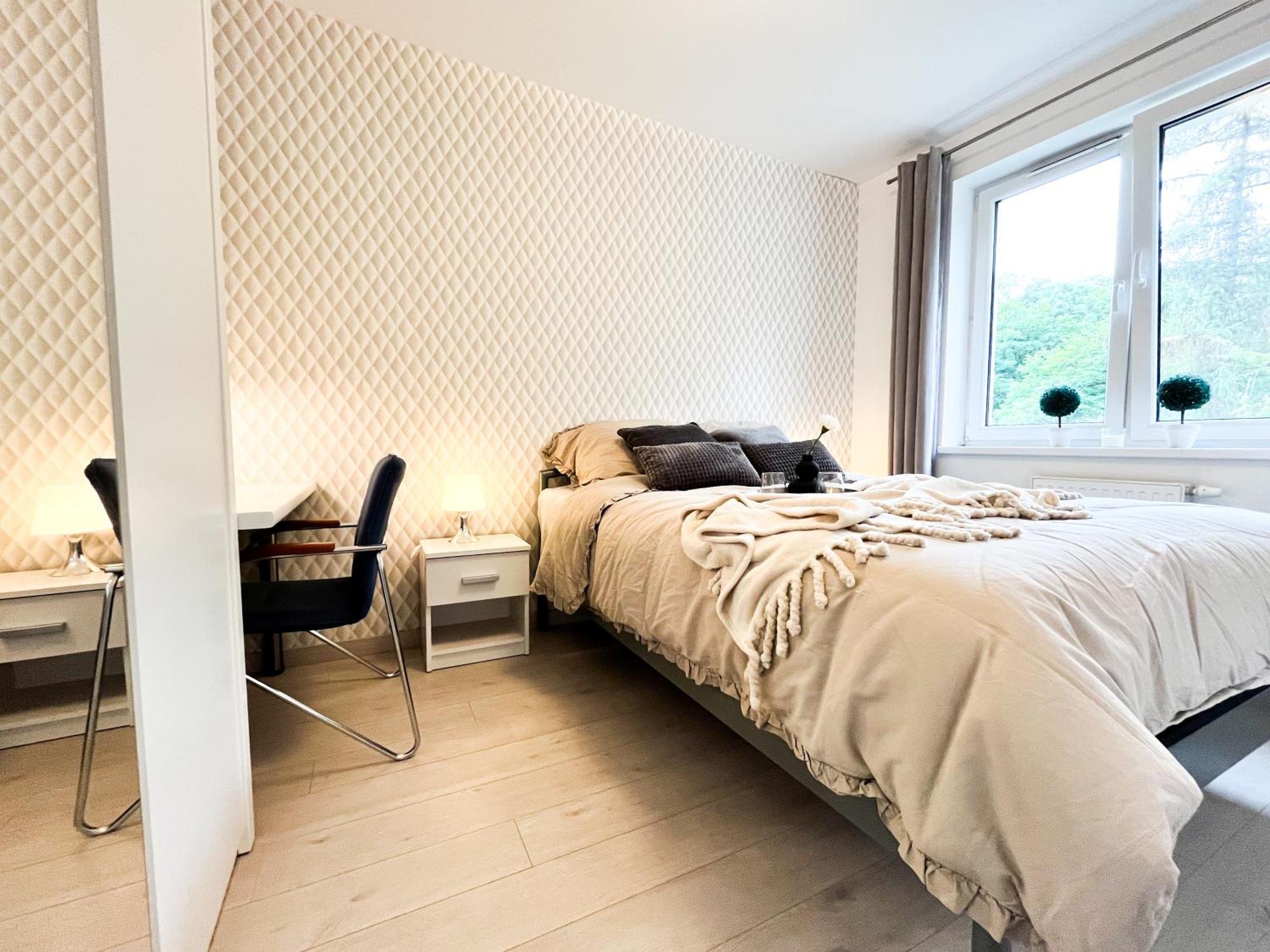 Апартаменты Walk To Park, Modern 2Bd Kitchen! Balcony, Parking Вроцлав Экстерьер фото